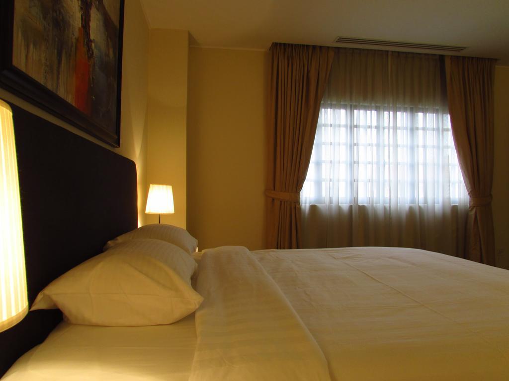 Alocassia Serviced 3* Singapore